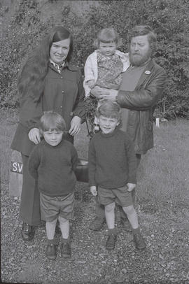 Annette Munnelly and others [negative] / [unidentified photographer]
