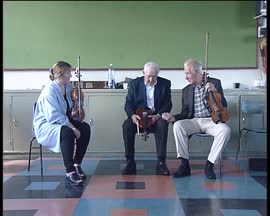 Máire O'Keeffe's fiddle class - Friday, part 1 [videorecording] / Máire O'Keeffe ; [various perfo...