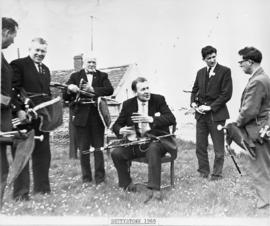 Tomás Ó Canainn ; and others [negative] / [unidentified photographer]